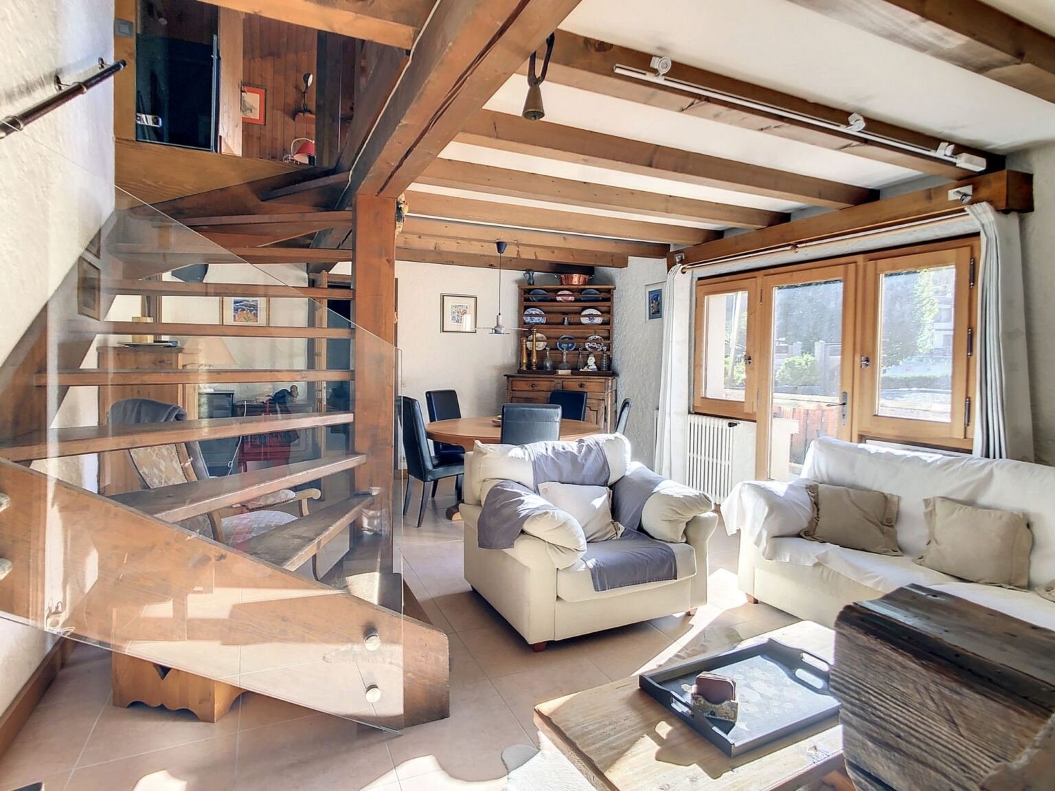 Apartment for rent in Megève, close to the centre and the ski slopes. - Photo 2