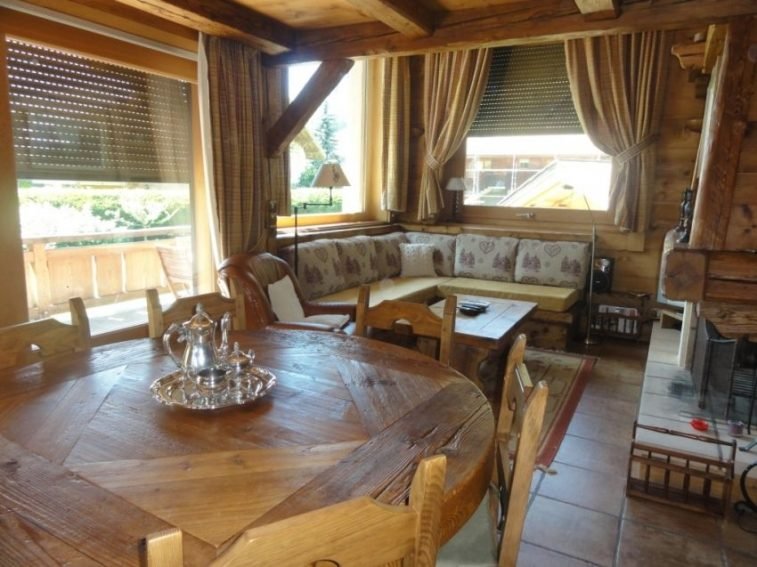 Chalet for rent near the centre of Megève. - Photo 2