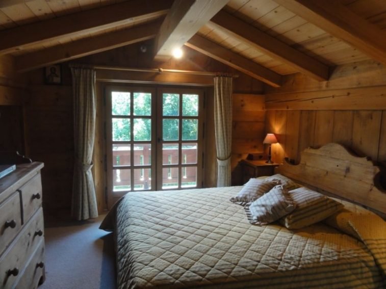 Chalet for rent near the centre of Megève. - Photo 3