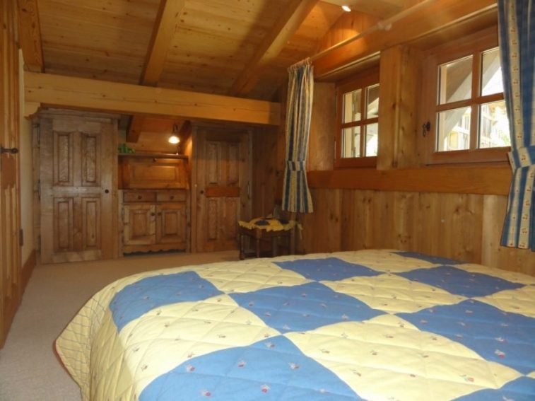 Chalet for rent near the centre of Megève. - Photo 4