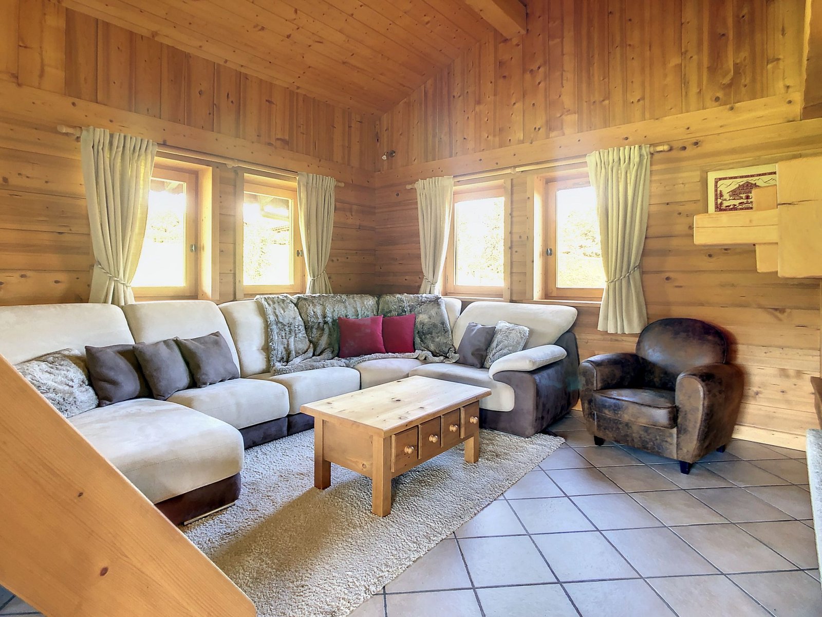 Family chalet for rent facing the Princesse slopes in Megève. – Photo 2 Family chalet for rent facing the Princesse slopes in Megève. - Photo 2