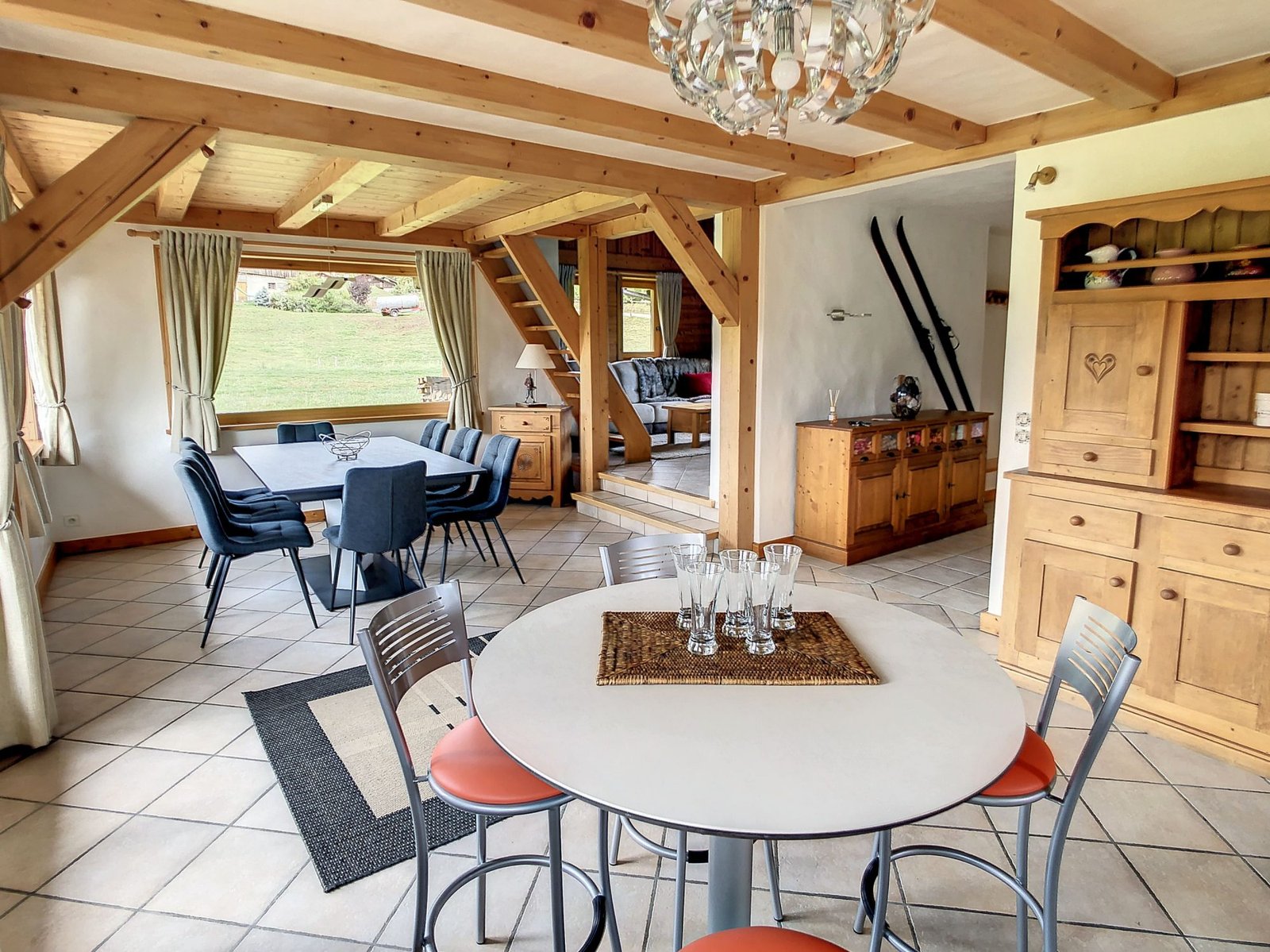 Family chalet for rent facing the Princesse slopes in Megève. – Photo 4 Family chalet for rent facing the Princesse slopes in Megève. - Photo 4