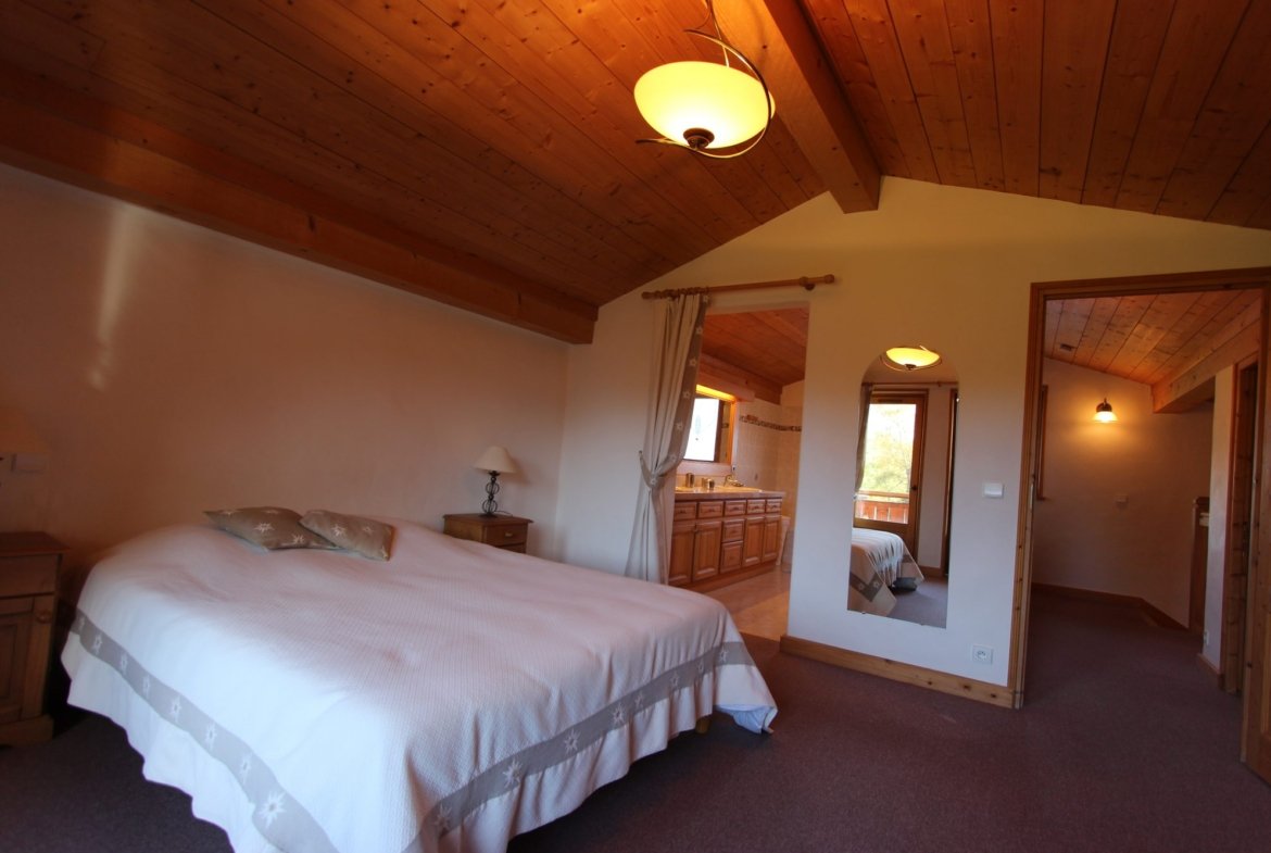 Family chalet for rent facing the Princesse slopes in Megève. - Photo 13
