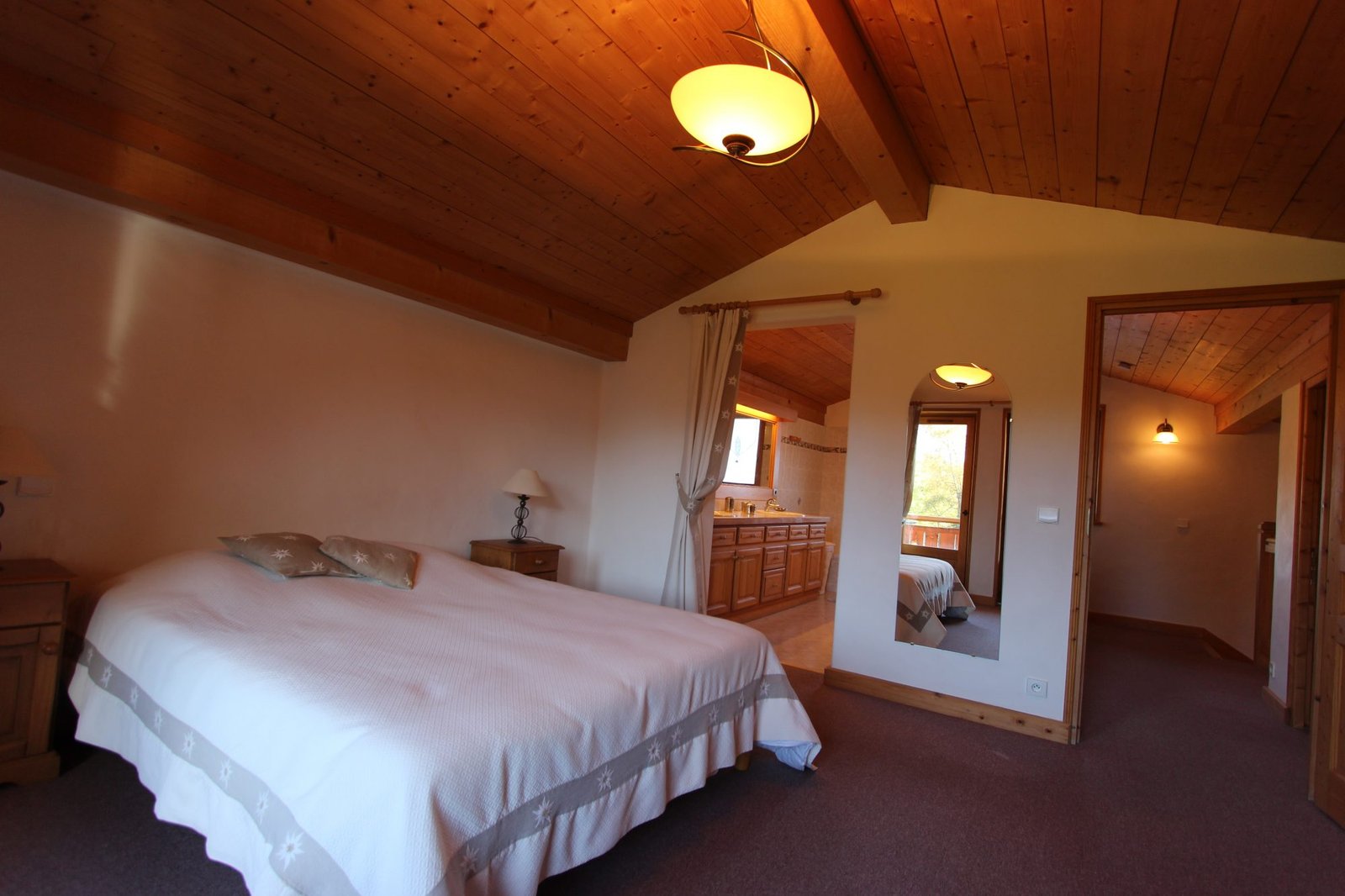 Family chalet for rent facing the Princesse slopes in Megève. – Photo 13 Family chalet for rent facing the Princesse slopes in Megève. - Photo 13