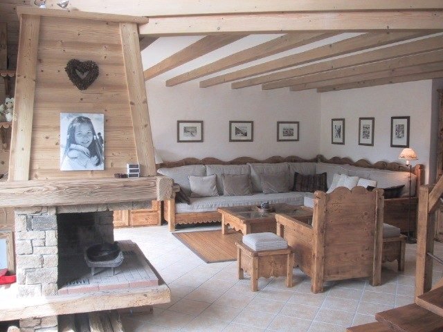 Spacious family apartment for rent at Côte 2000 in Megève. - Photo 2