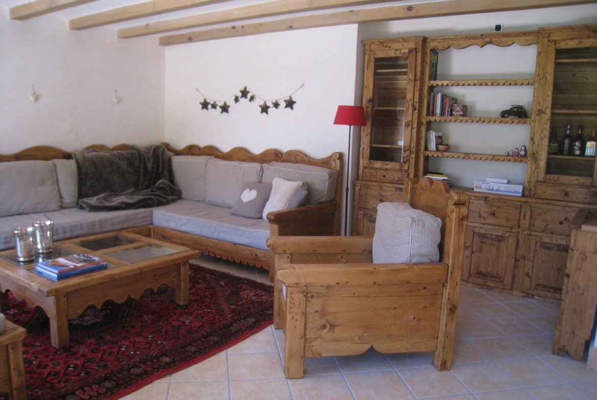 Spacious family apartment for rent at Côte 2000 in Megève. - Photo 3