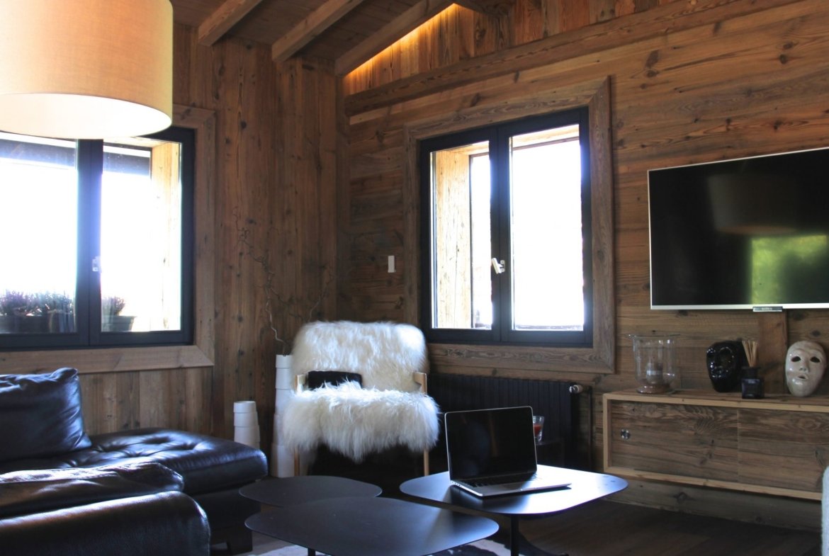 Renovated chalet for rent near the slopes in Megève. - Photo 3