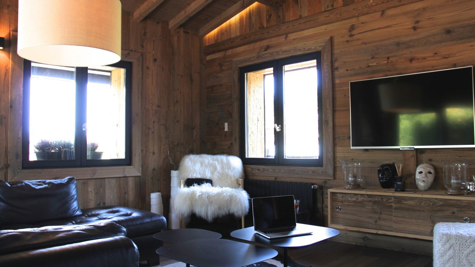 Renovated chalet for rent near the slopes in Megève. – Photo 3 Renovated chalet for rent near the slopes in Megève. - Photo 3