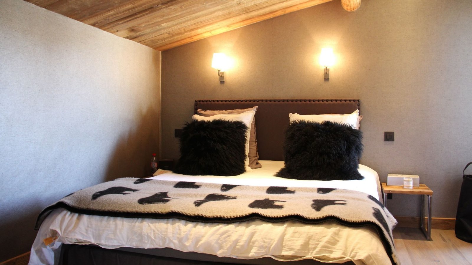 Renovated chalet for rent near the slopes in Megève. – Photo 5 Renovated chalet for rent near the slopes in Megève. - Photo 5