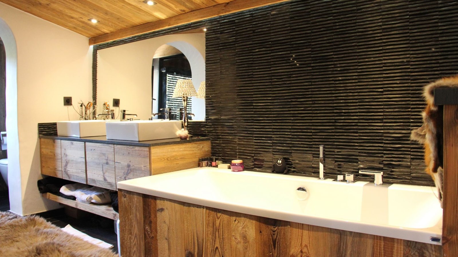 Renovated chalet for rent near the slopes in Megève. – Photo 7 Renovated chalet for rent near the slopes in Megève. - Photo 7