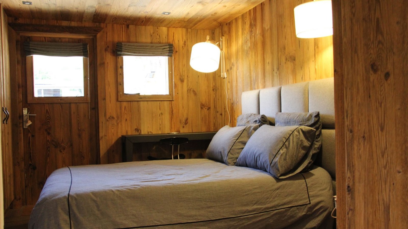 Renovated chalet for rent near the slopes in Megève. – Photo 9 Renovated chalet for rent near the slopes in Megève. - Photo 9
