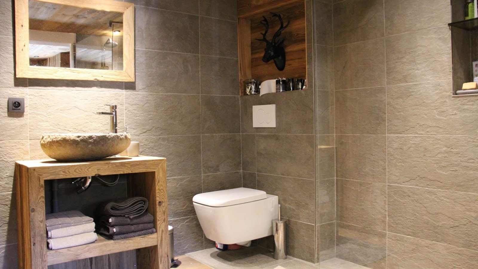Renovated chalet for rent near the slopes in Megève. – Photo 10 Renovated chalet for rent near the slopes in Megève. - Photo 10
