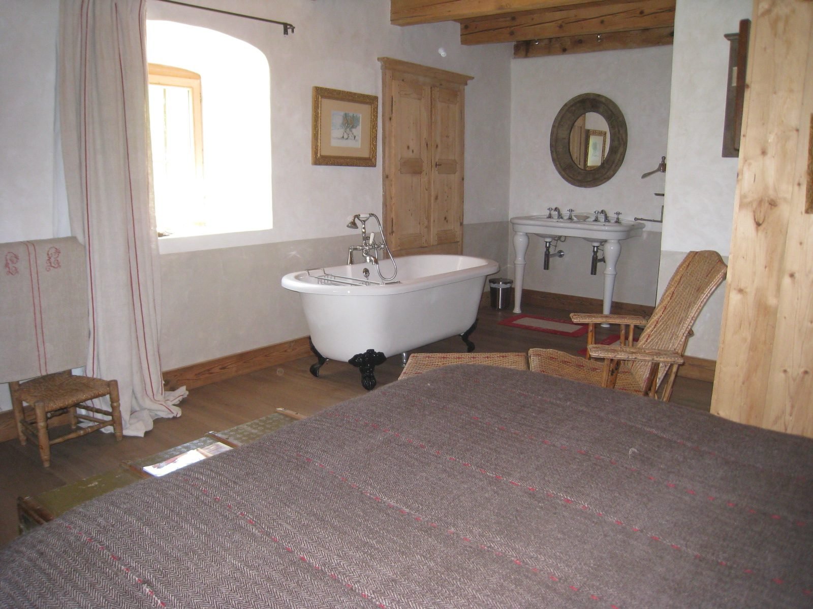 Magnificent farmhouse for rent, 10 minutes from Megève, right in the heart of the Espace Diamant. – Photo 16 Magnificent farmhouse for rent, 10 minutes from Megève, right in the heart of the Espace Diamant. - Photo 16