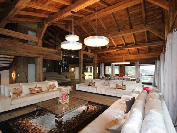 Luxurious family chalet for rent near Megève. - Photo 1