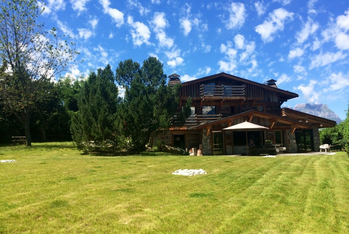 Contemporary chalet for rent in Combloux. - Photo 18