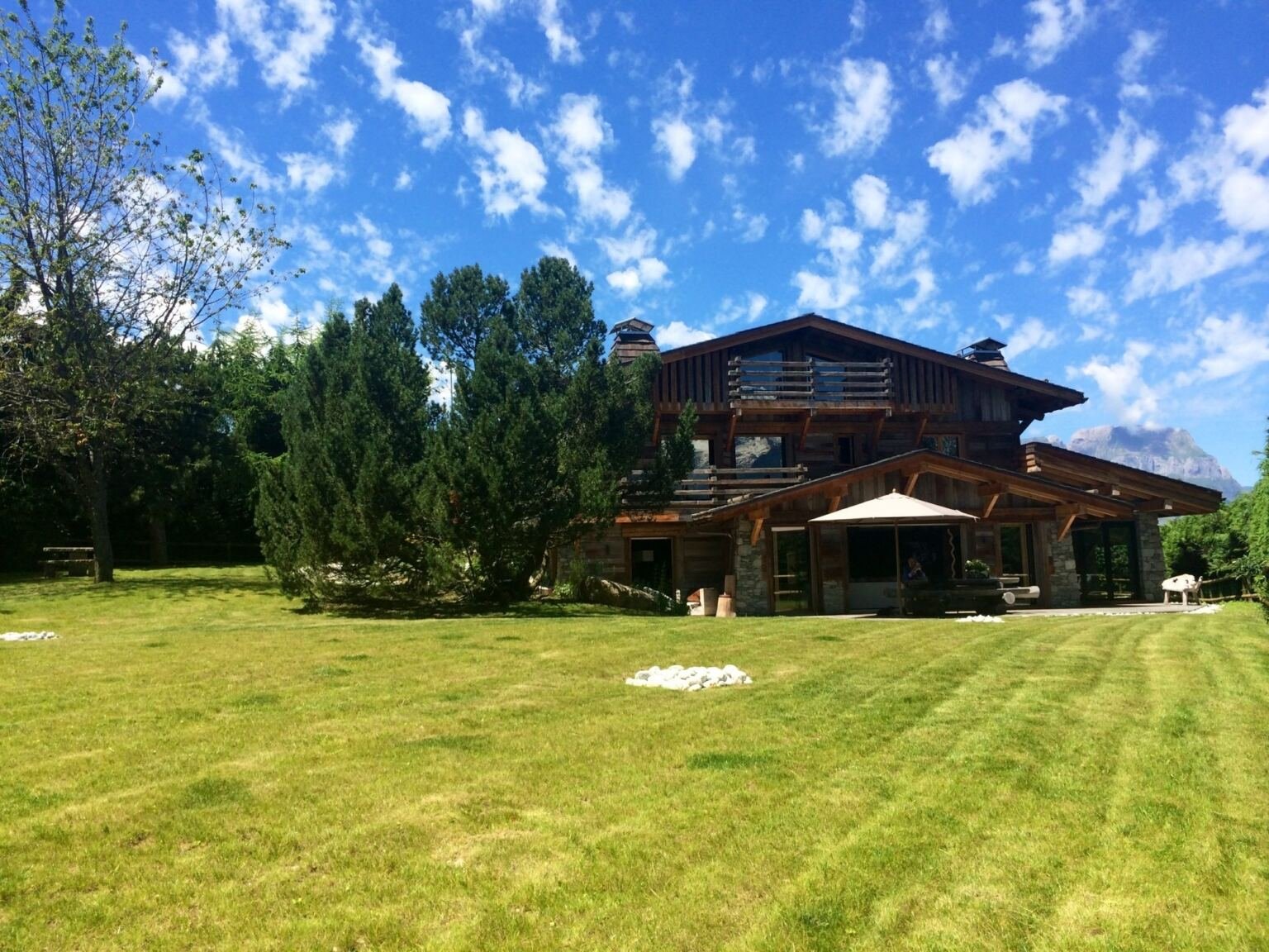 Contemporary chalet for rent in Combloux. - Photo 18
