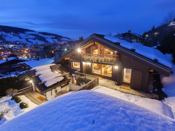 Family chalet for rent in the centre of Megève. - Photo 1