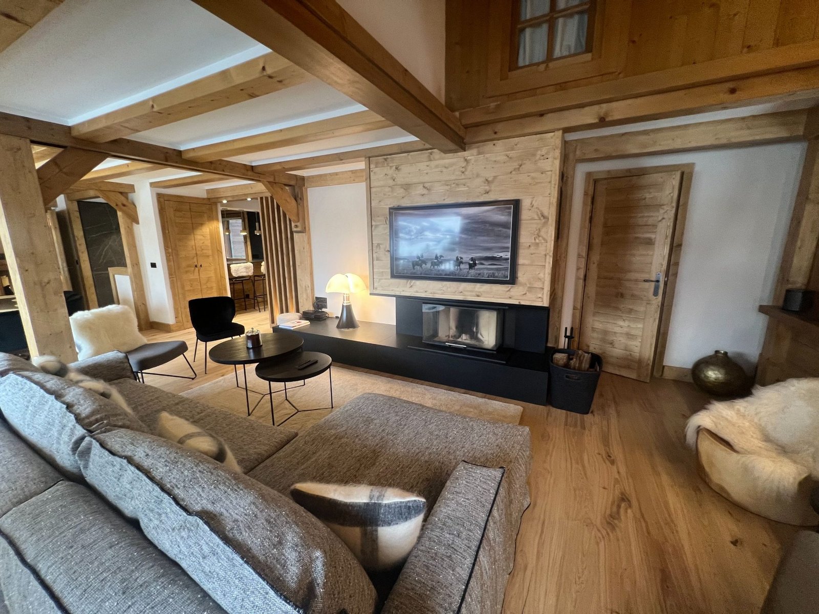 Family chalet for rent in the centre of Megève. - Photo 3