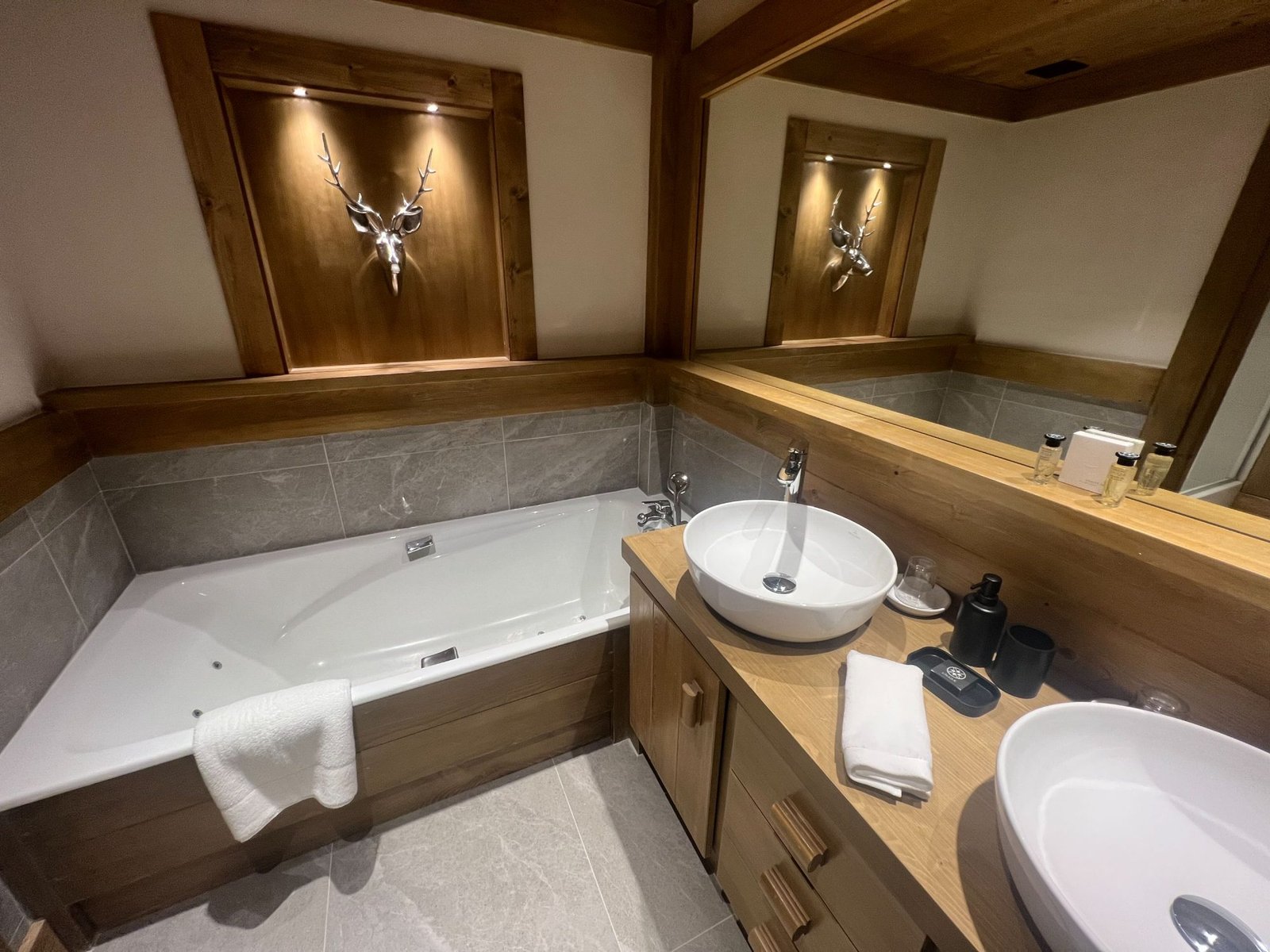 Family chalet for rent in the centre of Megève. - Photo 11
