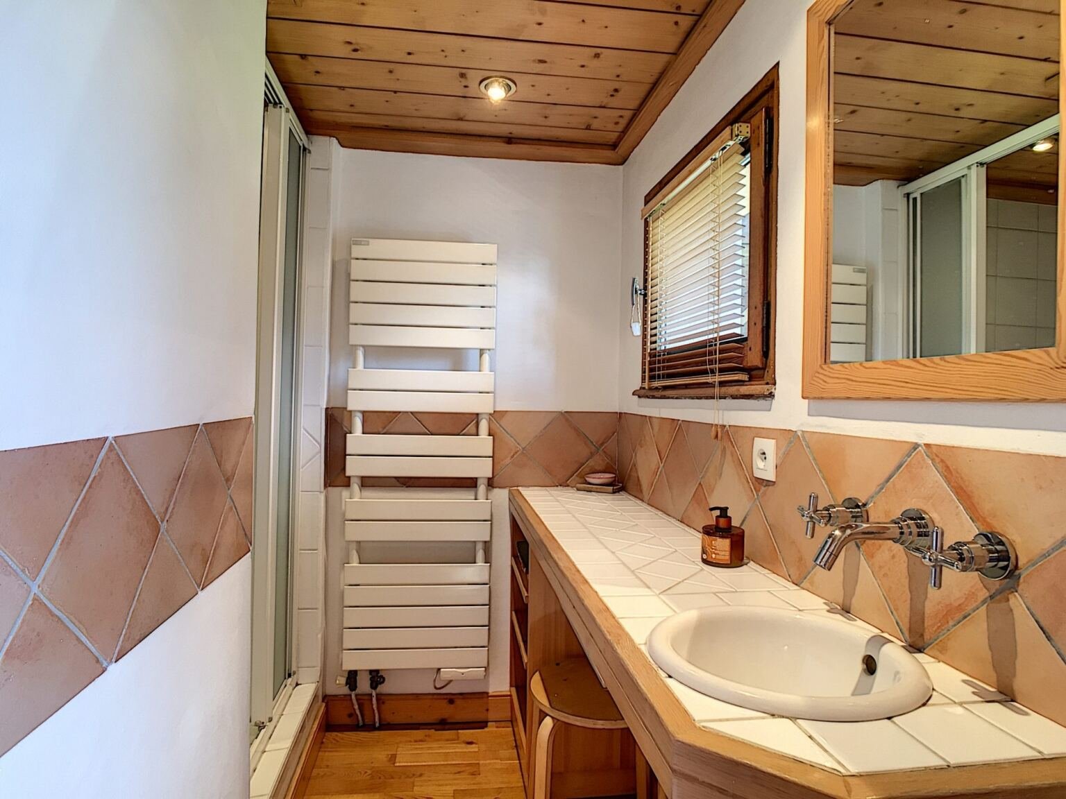 Chalet for rent right in the centre of Megève. - Photo 8
