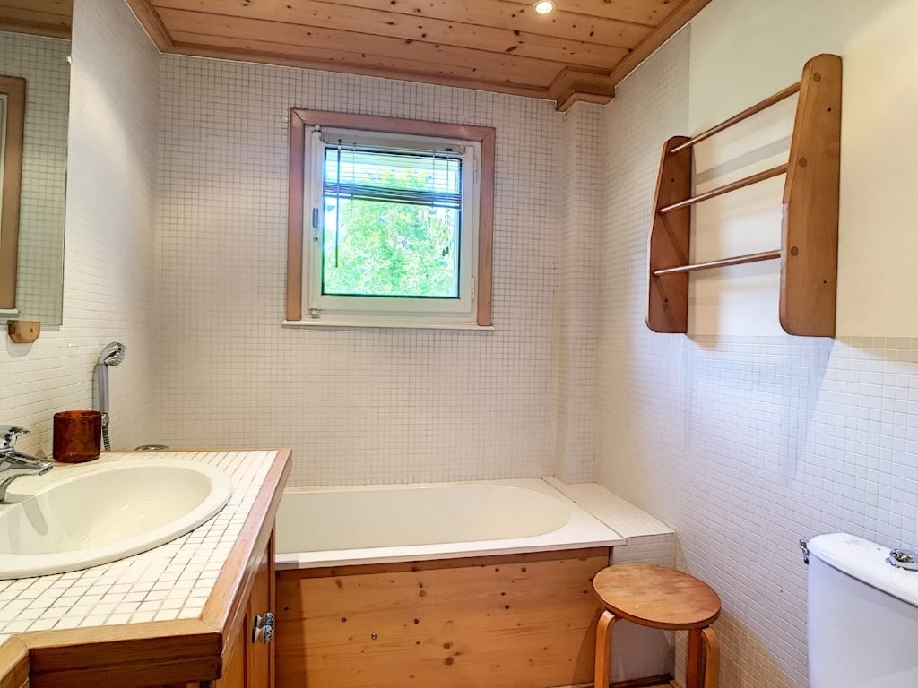 Chalet for rent right in the centre of Megève. - Photo 12
