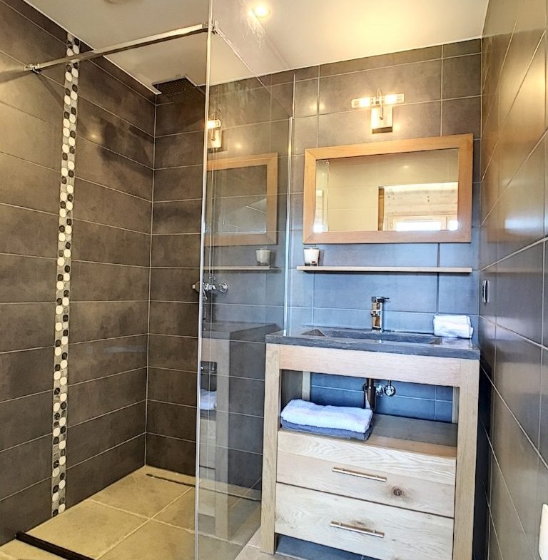 Brand-new chalet for rent in Megève, at the foot of Mont d'Arbois. - Photo 7
