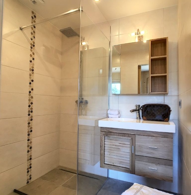 Brand-new chalet for rent in Megève, at the foot of Mont d'Arbois. - Photo 9