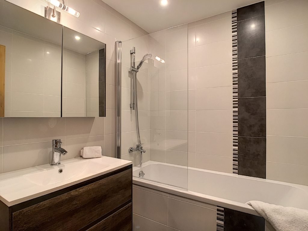 Brand-new chalet for rent in Megève, at the foot of Mont d'Arbois. - Photo 12