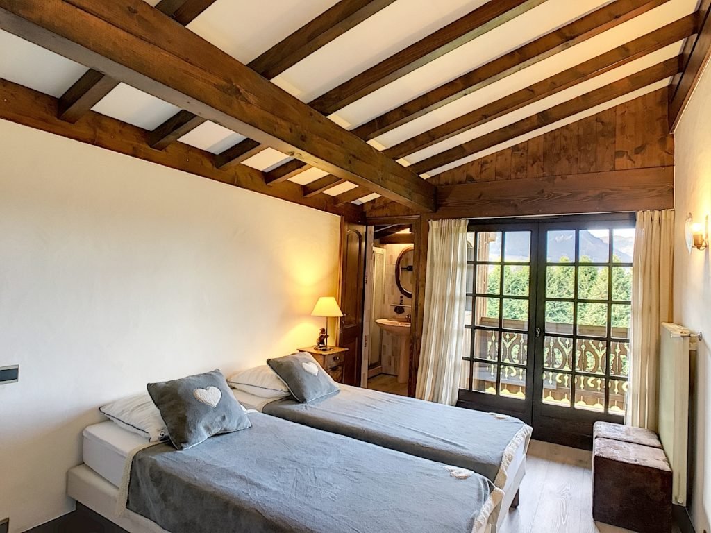 Family chalet for rent near the centre of Megève. (Ref. Chalet Sapy) - Photo 11