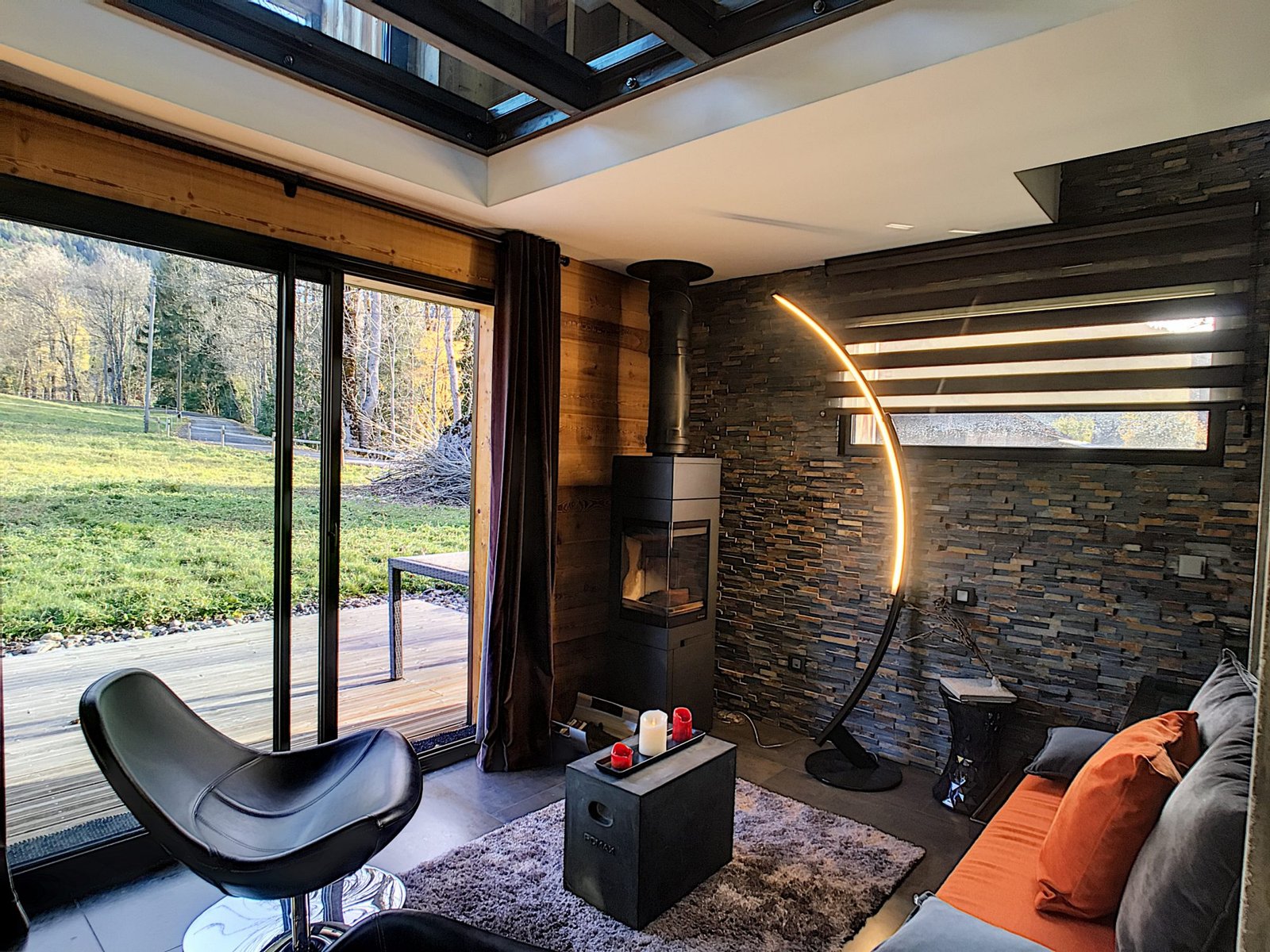 Contemporary chalet for rent for the season in Megève, Cassioz. - Photo 4