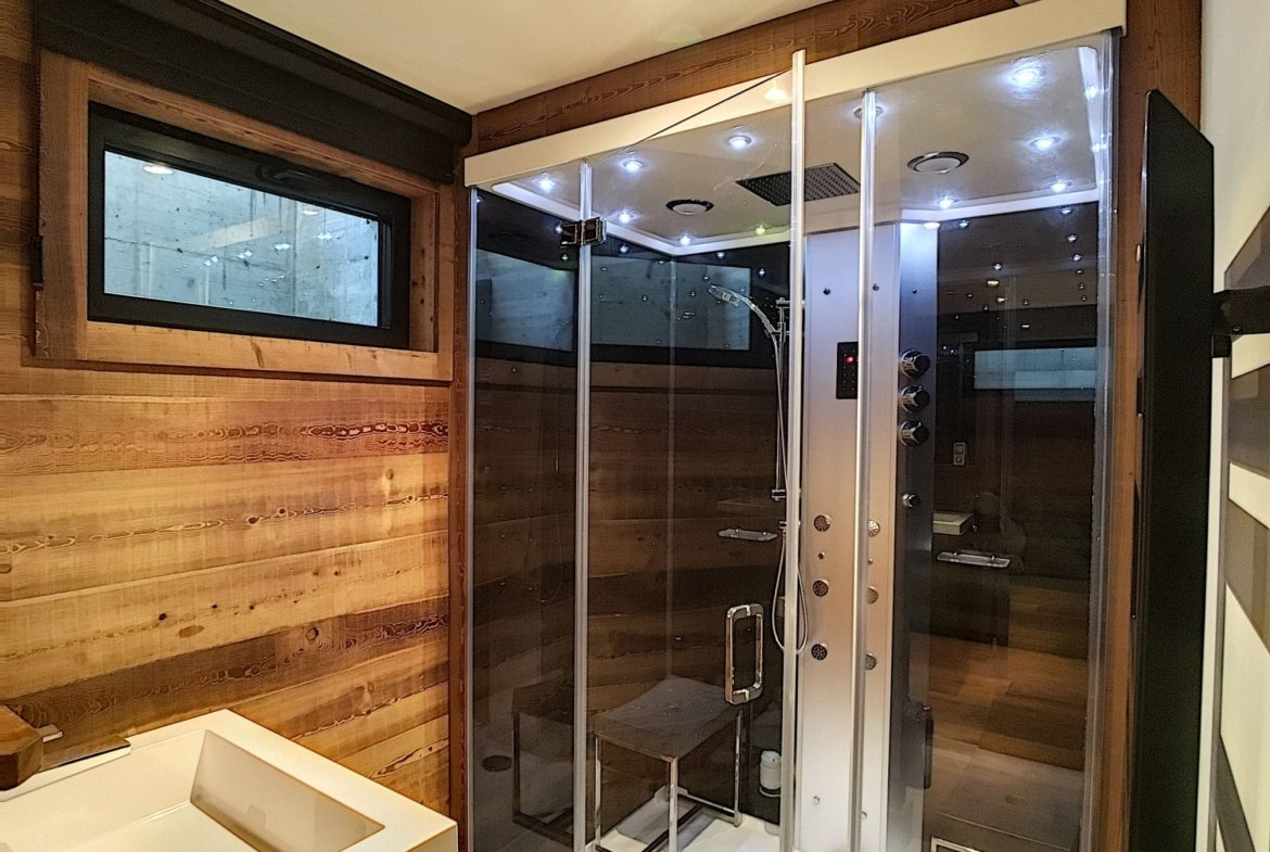 Contemporary chalet for rent for the season in Megève, Cassioz. - Photo 9