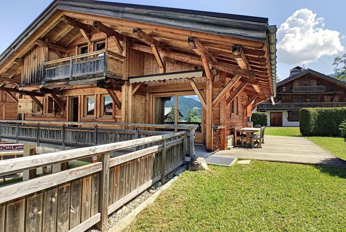 Traditional chalet for rent in Megève, at the foot of the Rochebrune slopes. - Photo 1