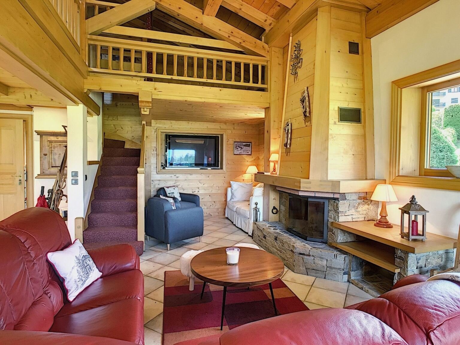 Traditional chalet for rent in Megève, at the foot of the Rochebrune slopes. - Photo 4