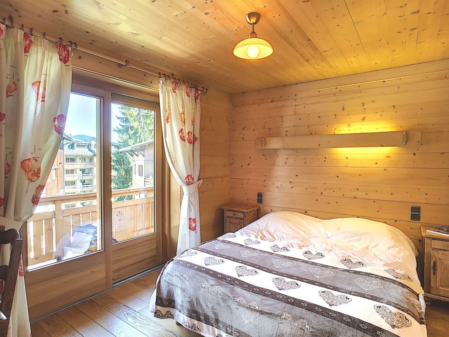 Traditional chalet for rent in Megève, at the foot of the Rochebrune slopes. - Photo 5