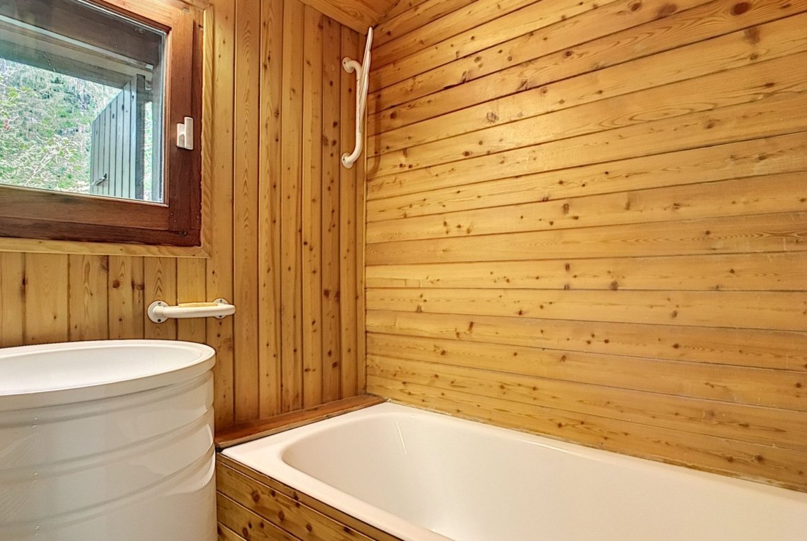 Small individual chalet for rent in the centre of Megève. - Photo 7