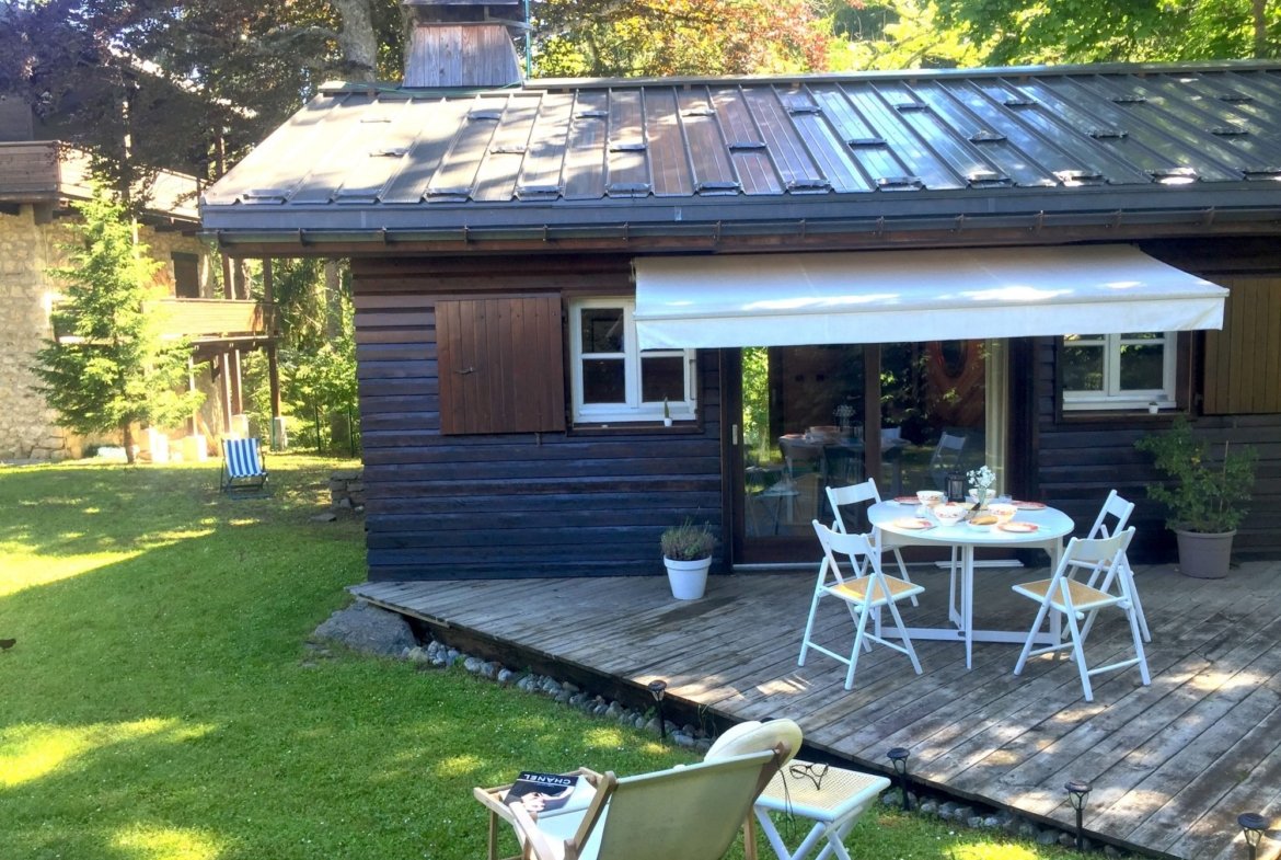 Small individual chalet for rent in the centre of Megève. - Photo 8