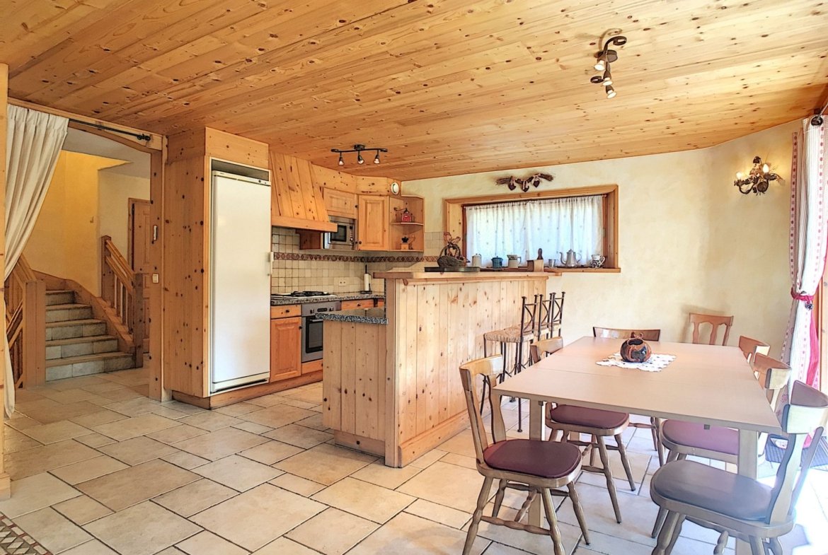 Large chalet for rent for the season between Megève and Demi-Quartier. - Photo 5