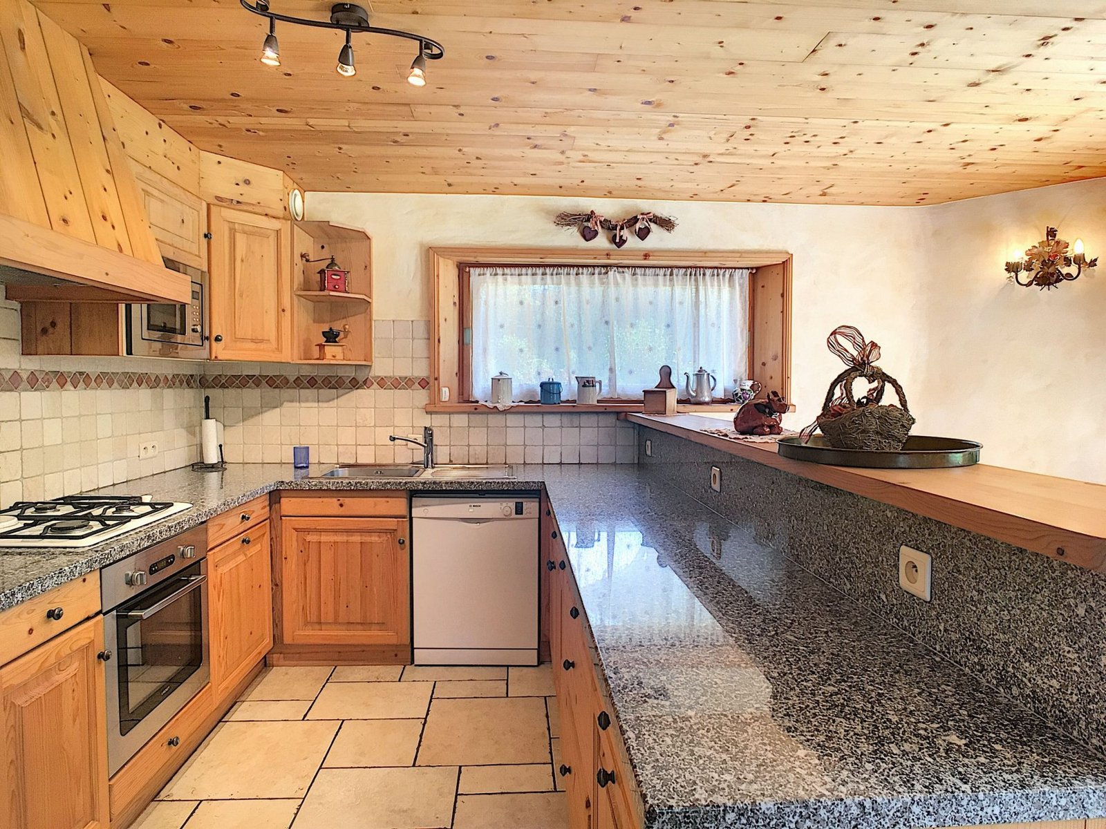 Large chalet for rent for the season between Megève and Demi-Quartier. – Photo 6 Large chalet for rent for the season between Megève and Demi-Quartier. - Photo 6