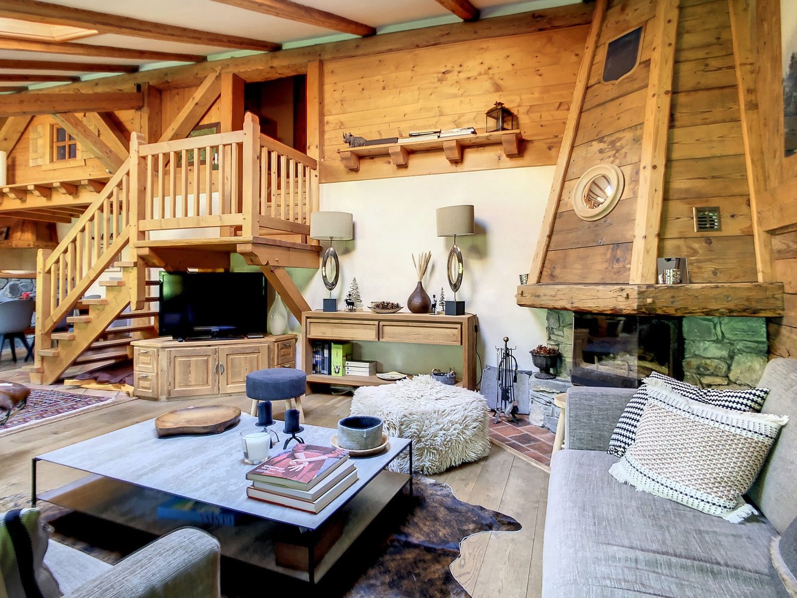 Appartement familial Rochebrune Megeve – Ref LA2672 – photo 2 Appartement familial à louer Rochebrune Megève — photo 2