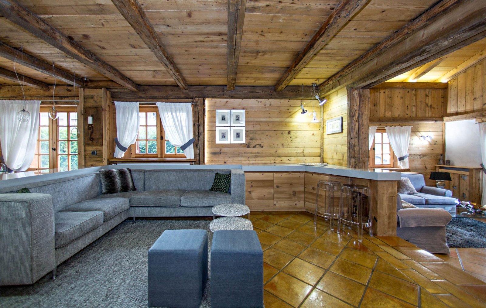 Family chalet for rent in the centre of Megève. - Photo 3