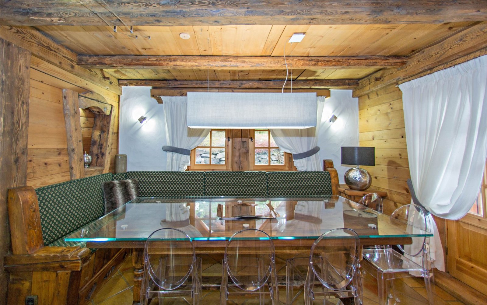 Family chalet for rent in the centre of Megève. - Photo 7