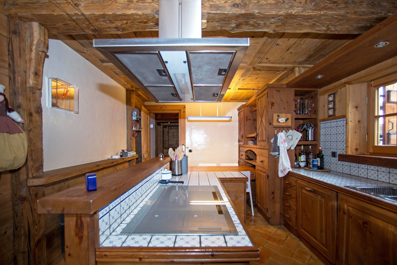 Family chalet for rent in the centre of Megève. - Photo 9