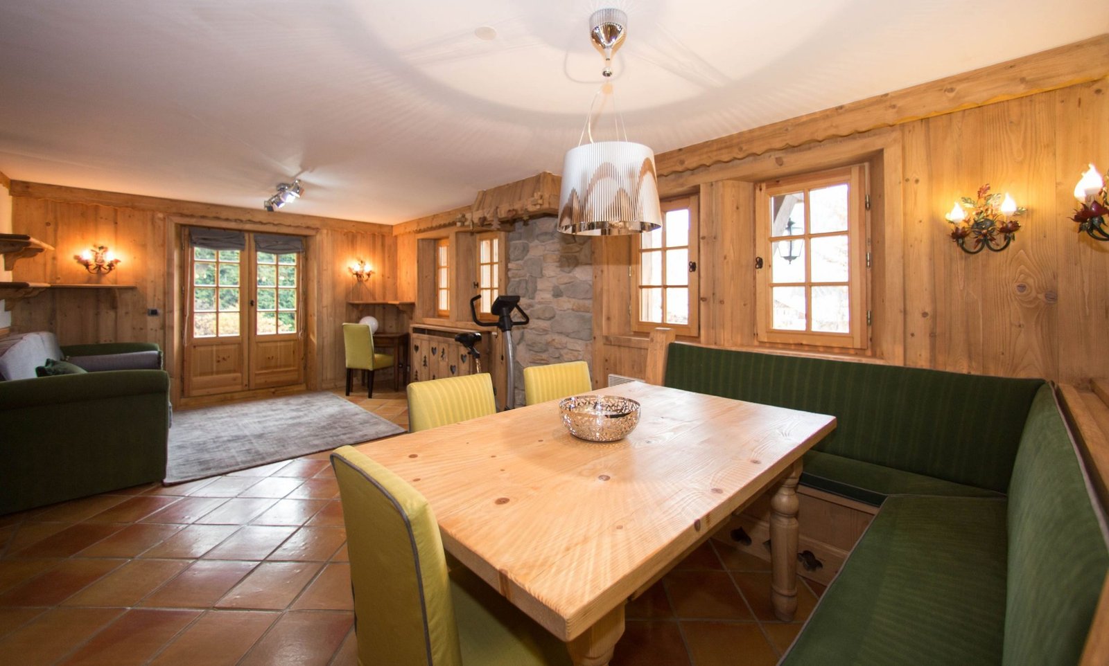 Family chalet for rent in the centre of Megève. - Photo 18