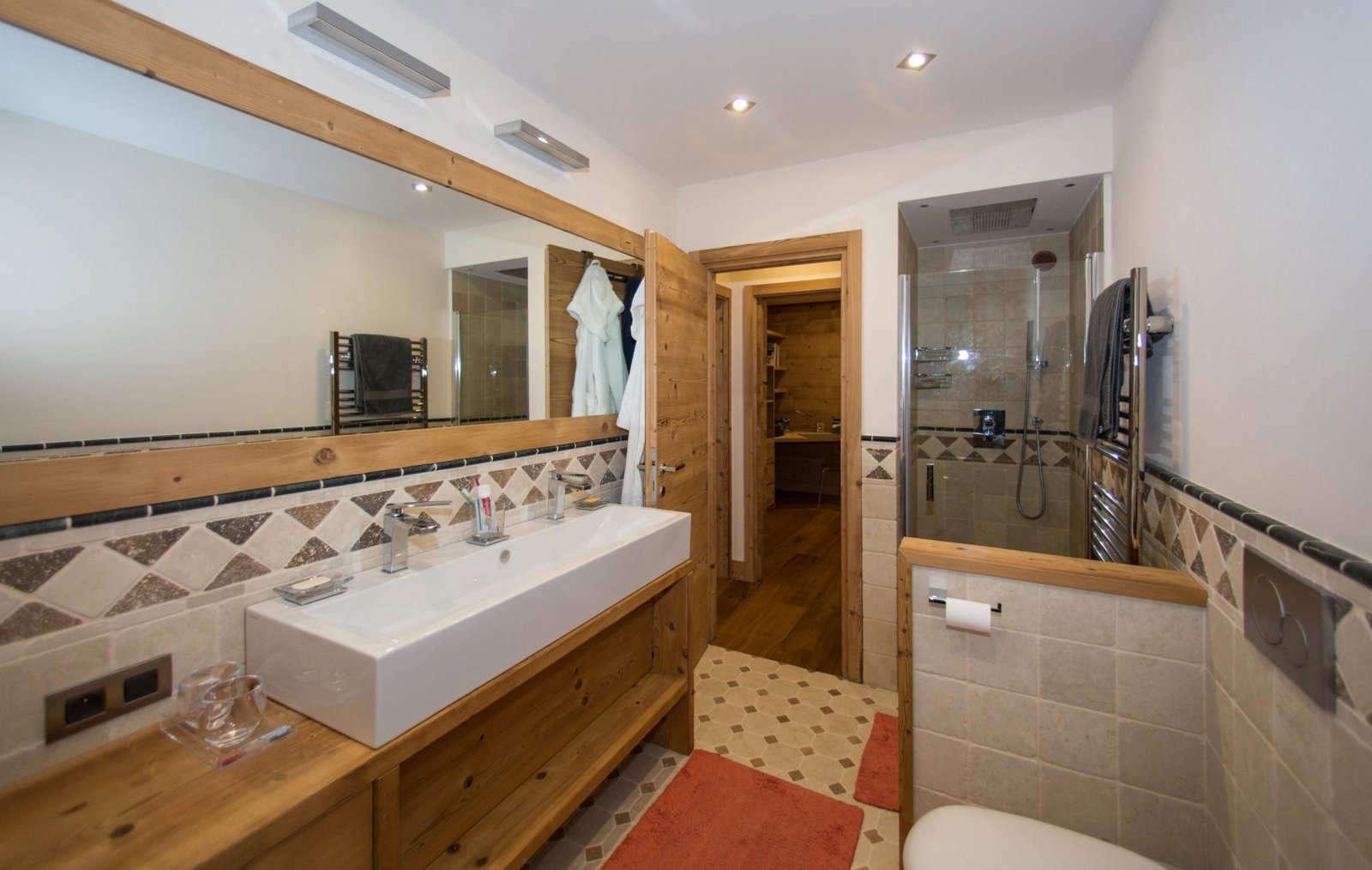 Family chalet for rent in the centre of Megève. - Photo 21