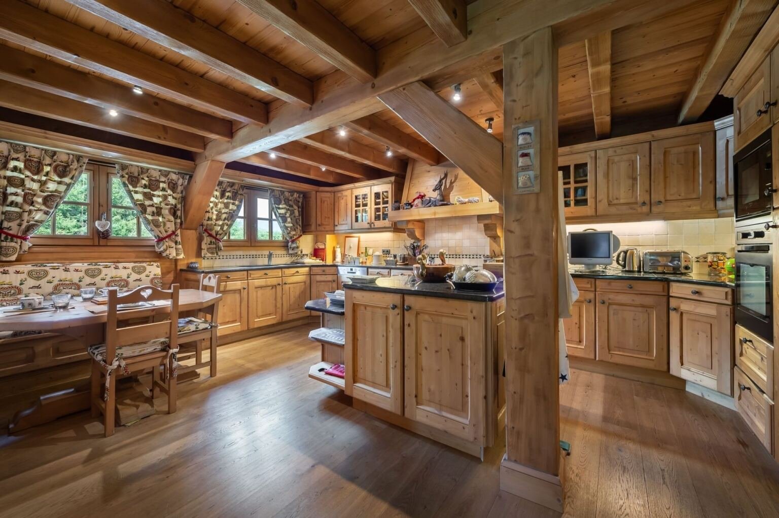 Chalet for rent at Côte 2000 in Megève. - Photo 8