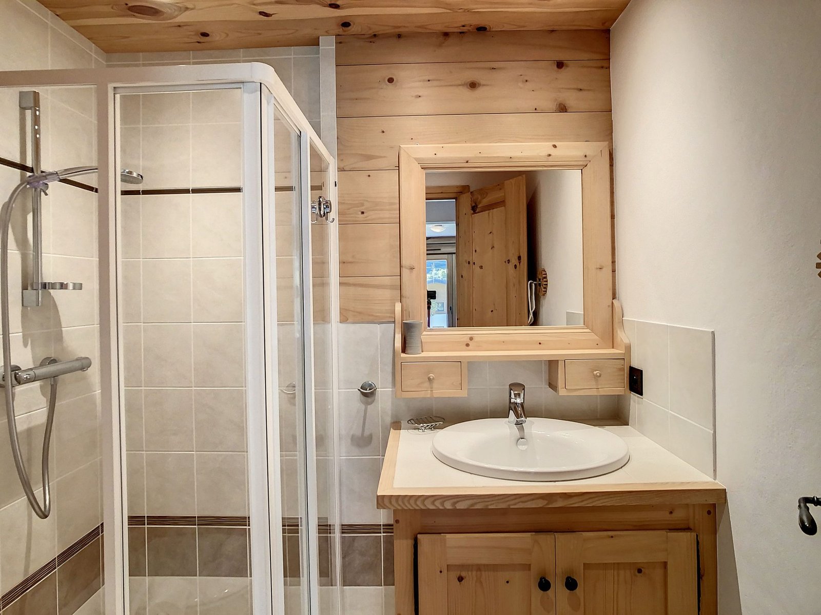 5-room chalet for 8 people for rent in Demi-Quartier. – Photo 3 5-room chalet for 8 people for rent in Demi-Quartier. - Photo 3