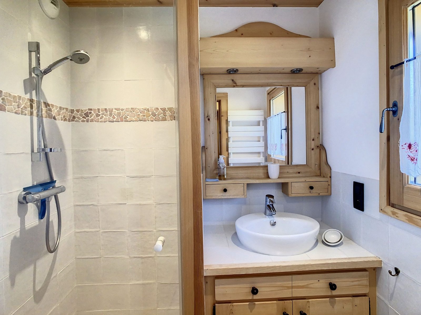 5-room chalet for 8 people for rent in Demi-Quartier. – Photo 8 5-room chalet for 8 people for rent in Demi-Quartier. - Photo 8