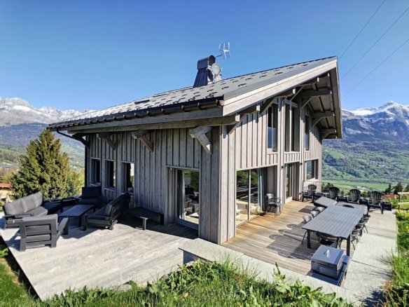 Brand-new chalet for rent in Combloux. - Photo 1