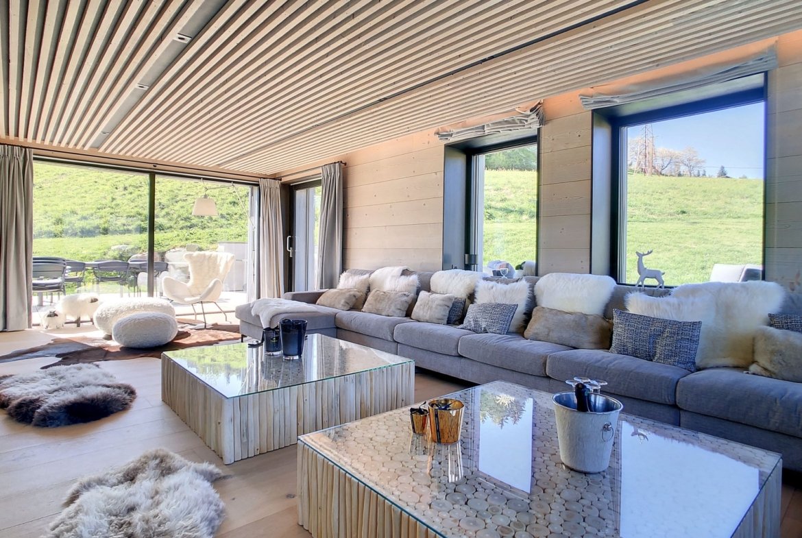 Brand-new chalet for rent in Combloux. - Photo 2