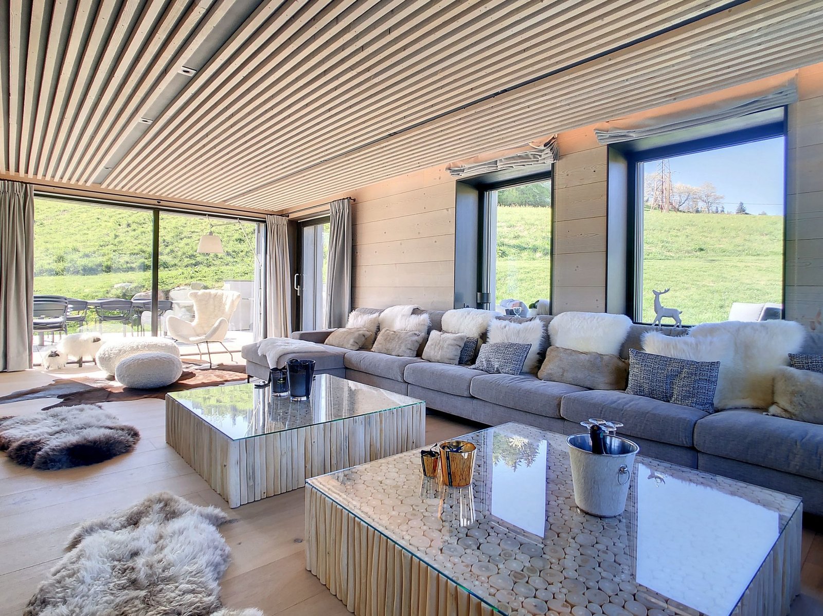 Brand-new chalet for rent in Combloux. – Photo 2 Brand-new chalet for rent in Combloux. - Photo 2